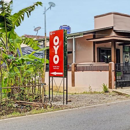 Oyo 91334 Permata Papua Guest House Pameungpeuk  Luaran gambar