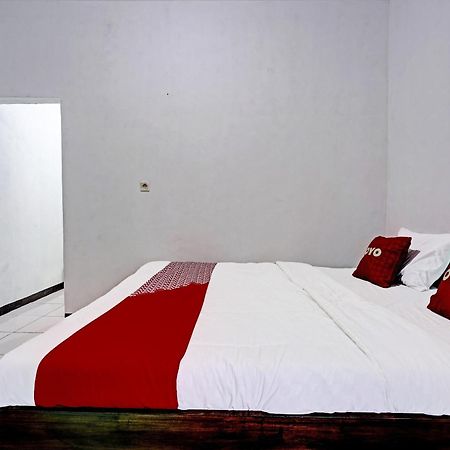 Oyo 91334 Permata Papua Guest House Pameungpeuk  Luaran gambar