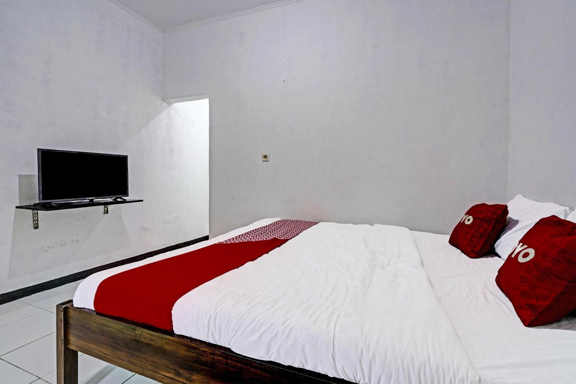 Oyo 91334 Permata Papua Guest House Pameungpeuk  Luaran gambar