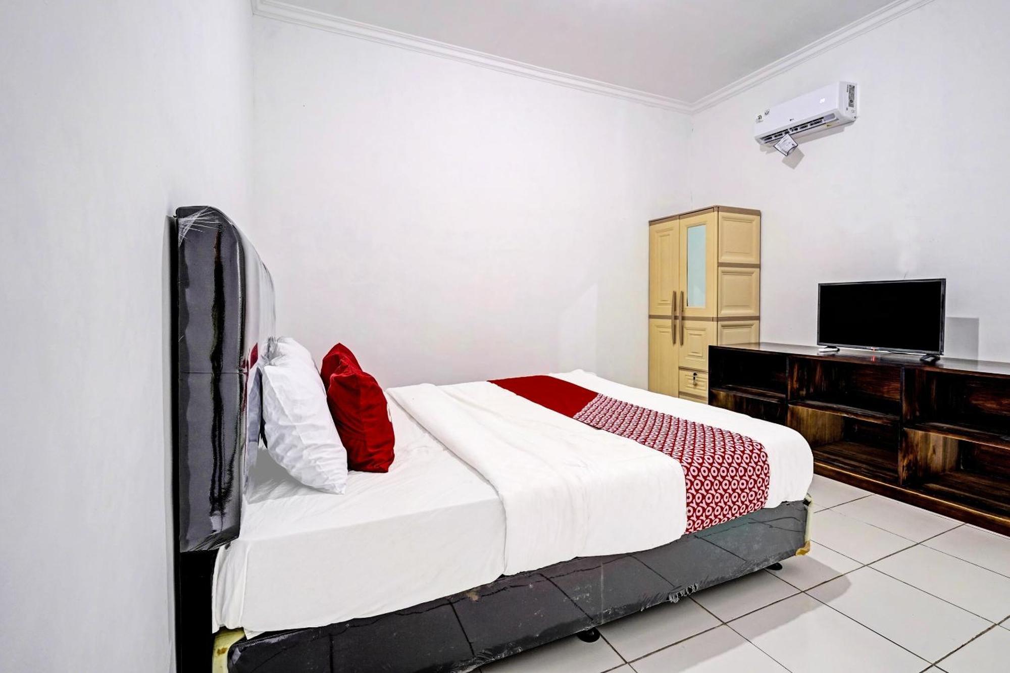 Oyo 91334 Permata Papua Guest House Pameungpeuk  Luaran gambar