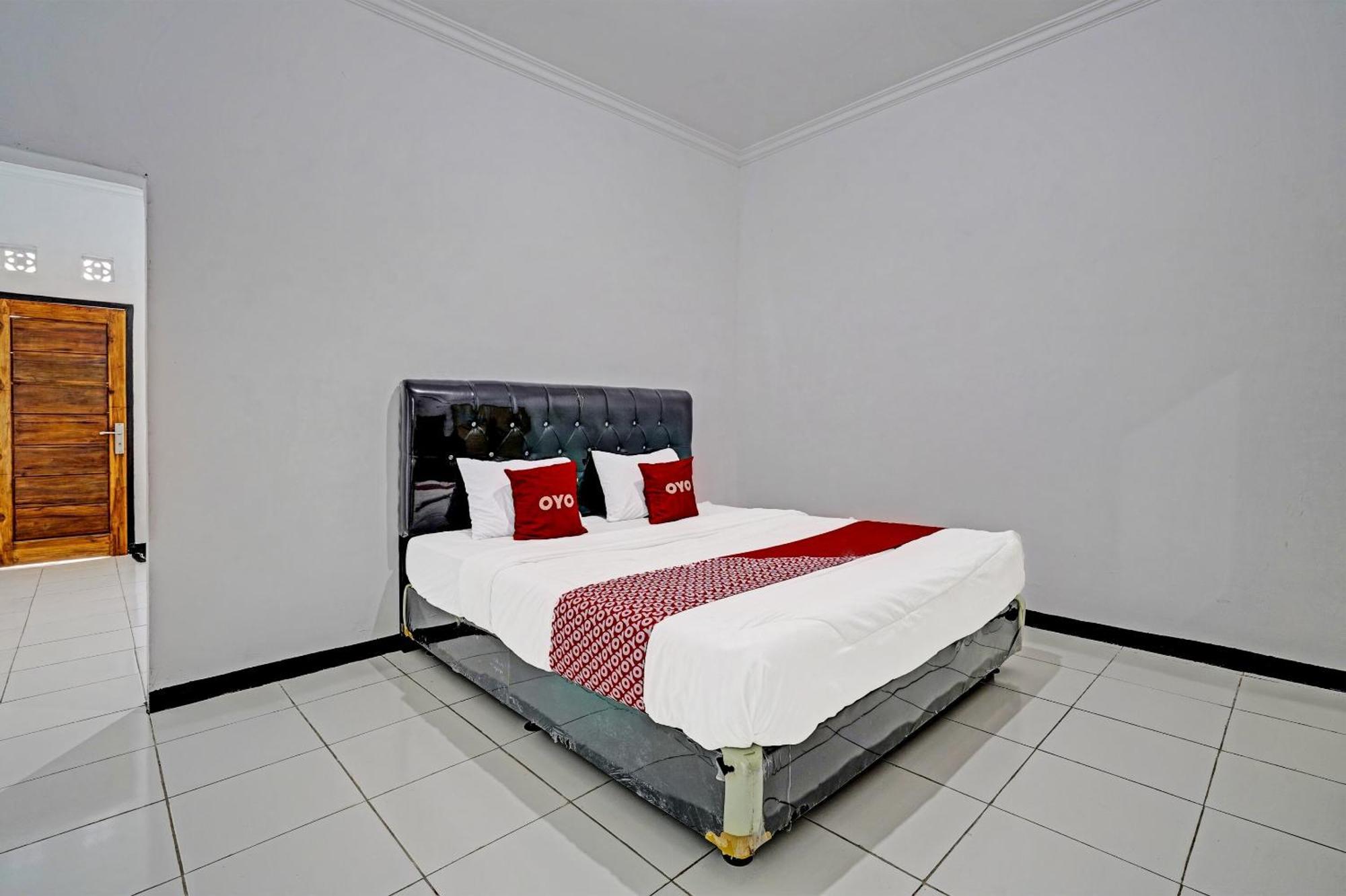 Oyo 91334 Permata Papua Guest House Pameungpeuk  Luaran gambar