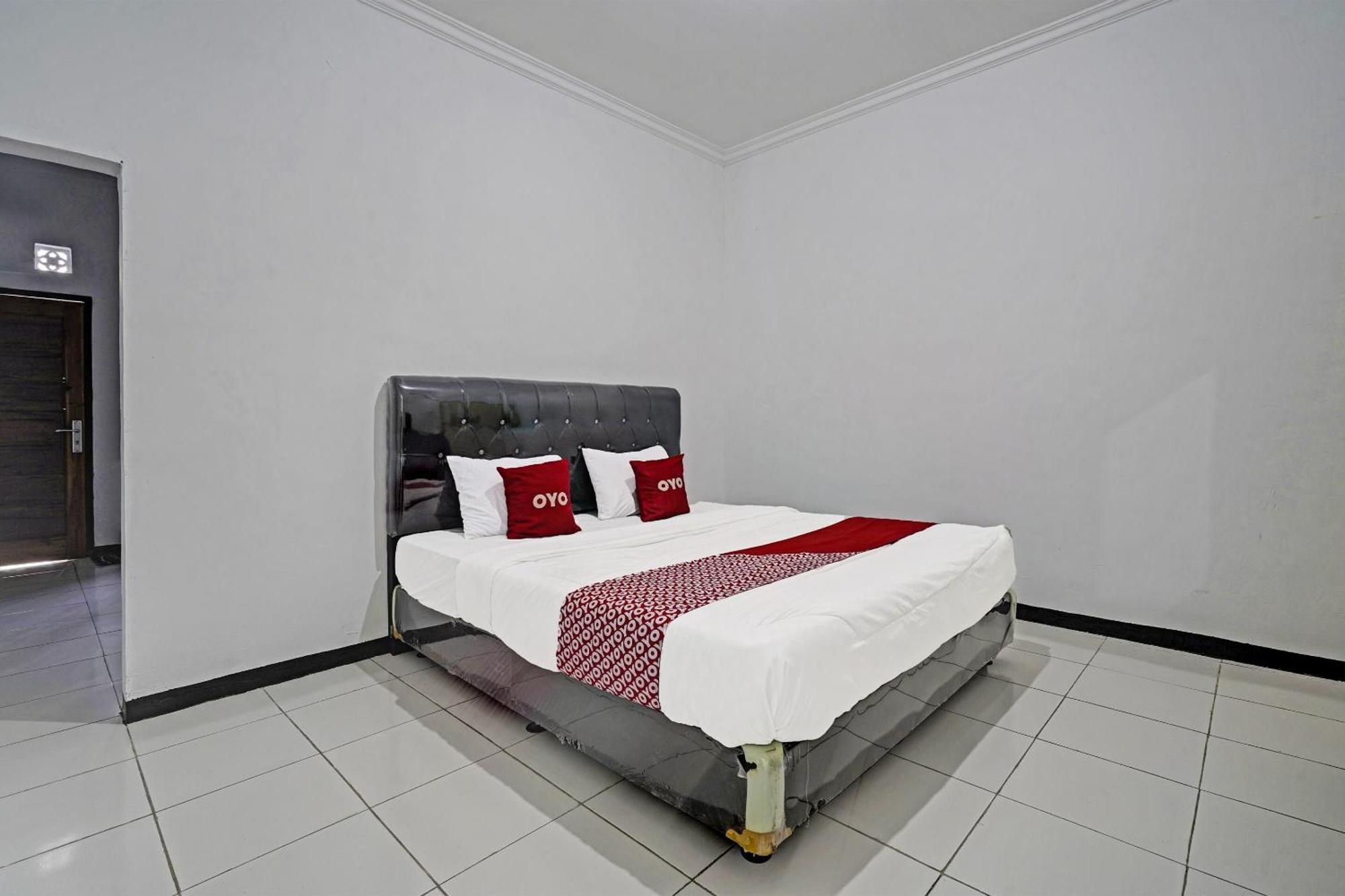 Oyo 91334 Permata Papua Guest House Pameungpeuk  Luaran gambar