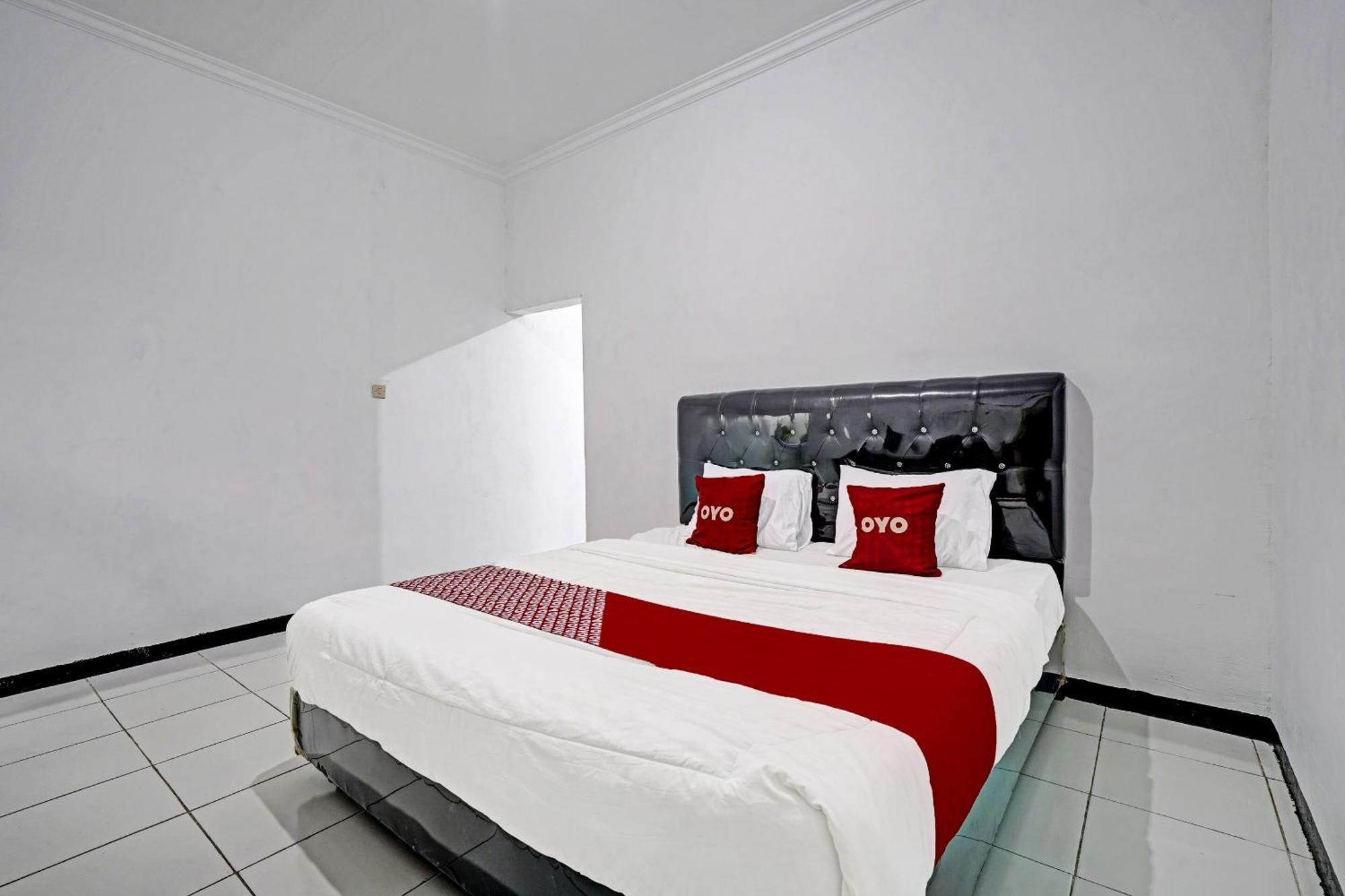 Oyo 91334 Permata Papua Guest House Pameungpeuk  Luaran gambar