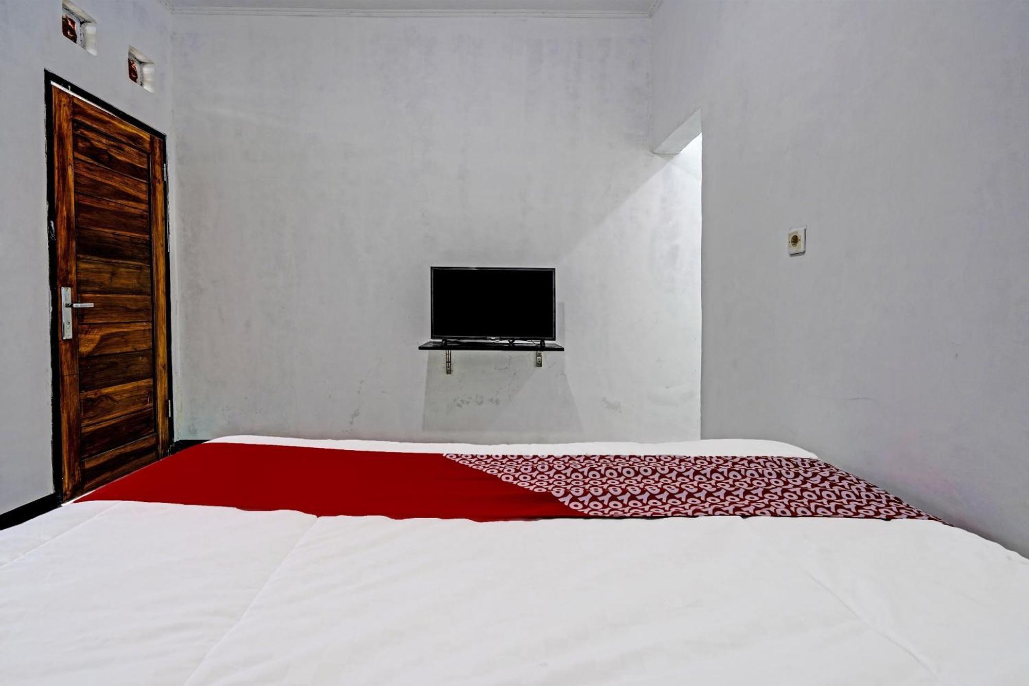 Oyo 91334 Permata Papua Guest House Pameungpeuk  Luaran gambar