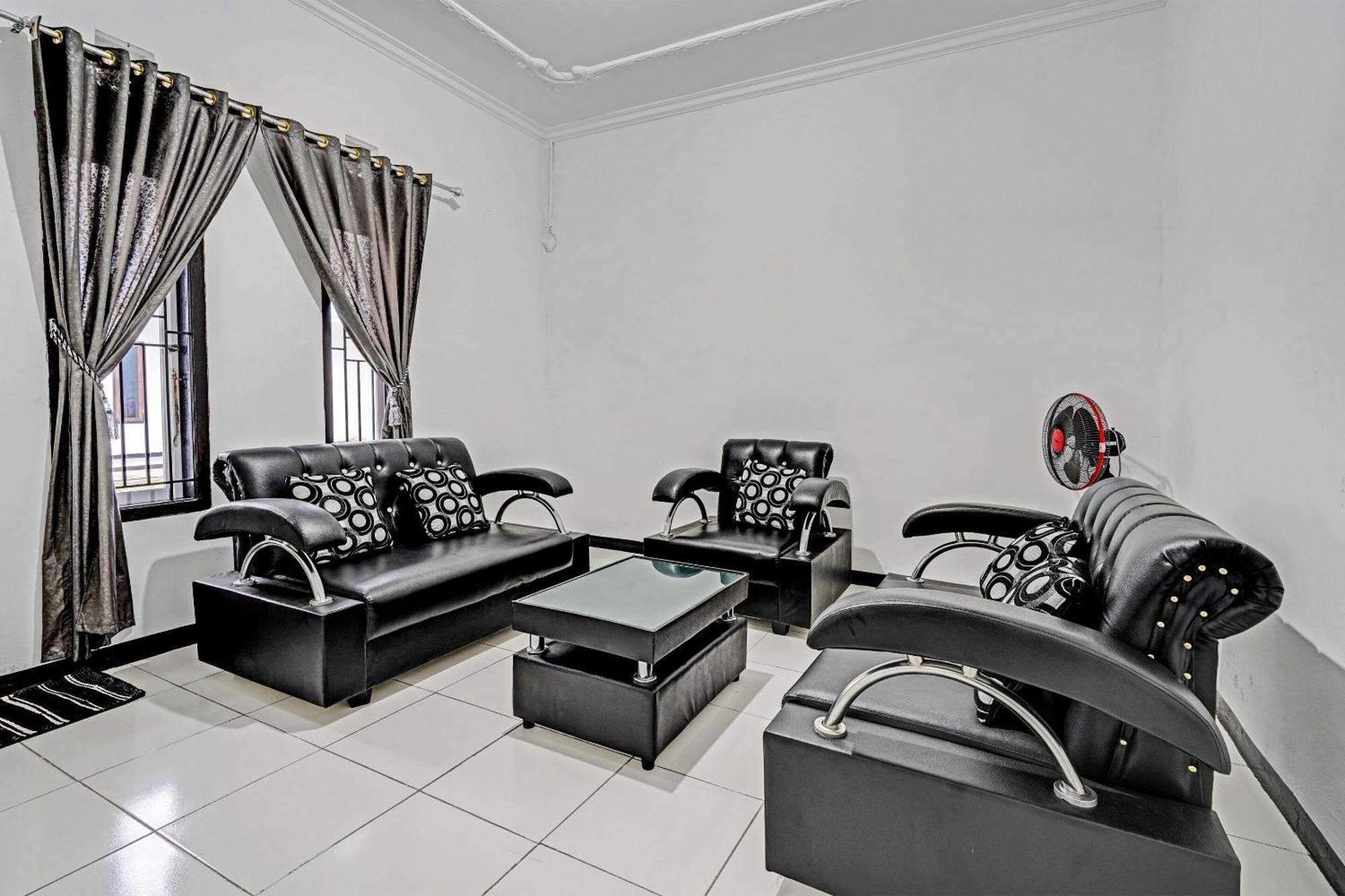 Oyo 91334 Permata Papua Guest House Pameungpeuk  Luaran gambar