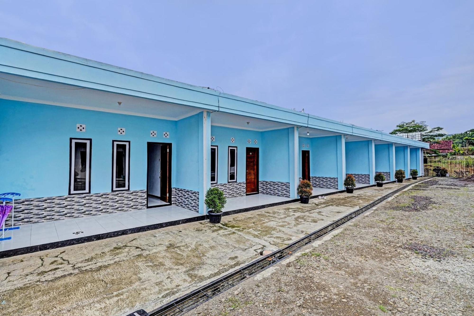 Oyo 91334 Permata Papua Guest House Pameungpeuk  Luaran gambar